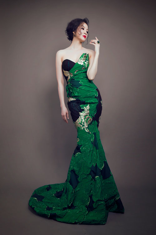 MC Thanh Mai eo thon, ngực đầy quot;khó cưỡngquot; tuổi 40 - 8