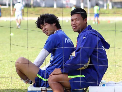 Công Phượng gây xôn xao vì hình ảnh cô gái giấu mặt - 2