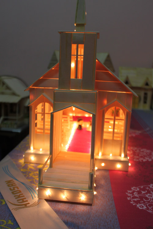 Hà Nội: Bà nội trợ hai con sở hữu trăm ngôi nhà tí hon - 6