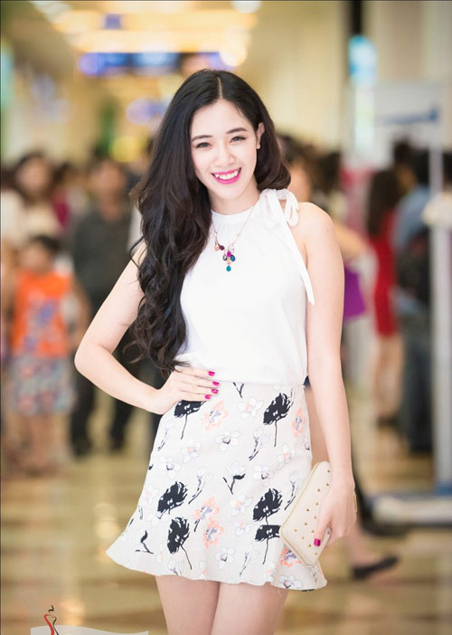 Sao Việt quyến rũ lạ thường với áo yếm - 10