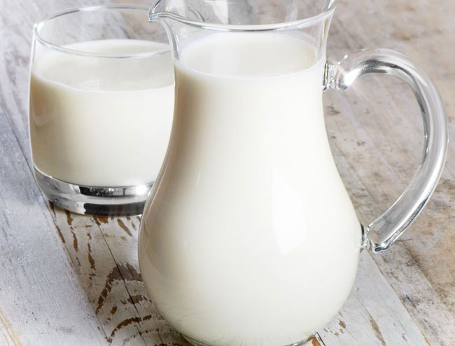 Sữa chưa tiệt trùng

Cũng tương tự như pho mát mềm, sữa chưa tiệt trùng có chứa vi khuẩn Listeria có thể khiến mẹ bầu sảy thai và gây tổn thương cho thai nhi.
