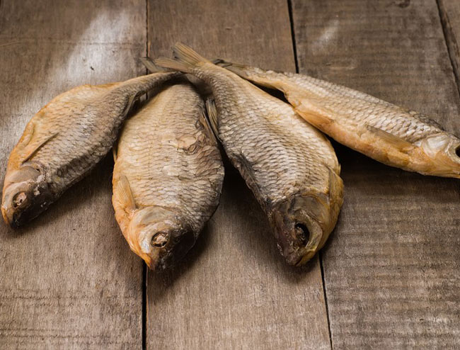 Cá bị ô nhiễm công nghiệp

Mẹ bầu cũng nên tránh những loại cá được nuôi trong ao hồ bị ô nhiễm hoặc nuôi có sông có nồng độ polychlorinated biphenyls cao. Mẹ nên tìm hiểu rõ nguồn gốc các loại cá trước khi nạp vào cơ thể.
