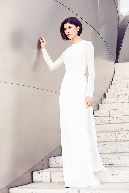 Trang Lạ quot;lột xácquot; với áo dài tha thướt  trên đất Mỹ - 2