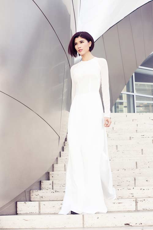 Trang Lạ quot;lột xácquot; với áo dài tha thướt  trên đất Mỹ - 3