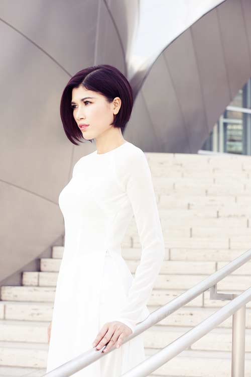 Trang Lạ quot;lột xácquot; với áo dài tha thướt  trên đất Mỹ - 6