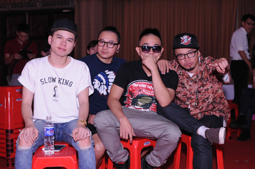 Trang Lạ quot;lột xácquot; với áo dài tha thướt  trên đất Mỹ - 14