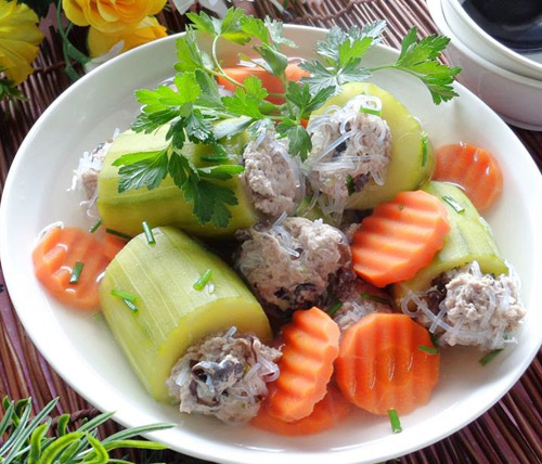 Canh bí ngòi nhồi thịt chống ngán ngày Tết - 9