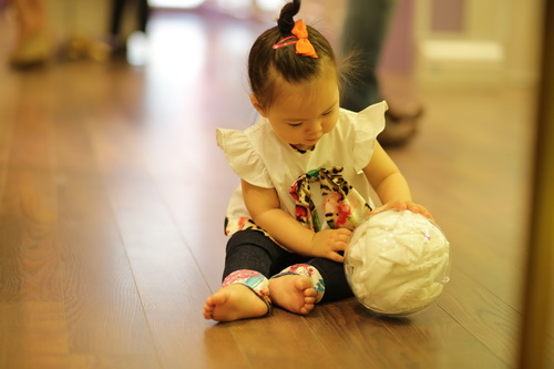 Chồng Đoan Trang khéo léo chăm sóc con gái - 10