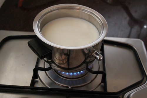 Những phong tục nuôi con kỳ lạ trên thế giới (P1) - 1