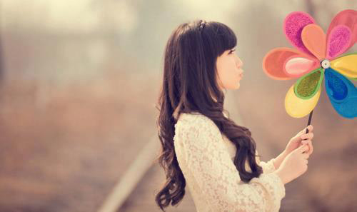 Nếu cô ấy làm anh buồn, cứ tựa đầu vào vai em - 1