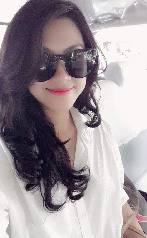 Hoàng Yến khoe chồng bế con chuyên nghiệp hơn vợ - 1