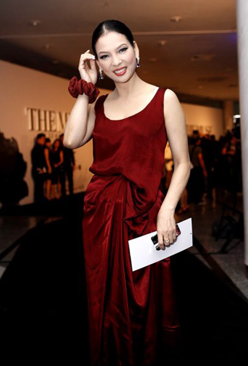 Những quý bà sành điệu khiến gái trẻ quot;phát ghenquot; - 13