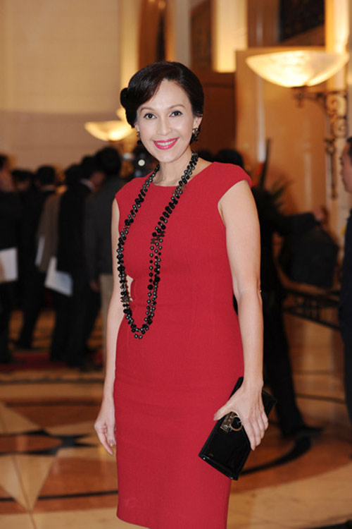 Những quý bà sành điệu khiến gái trẻ quot;phát ghenquot; - 3