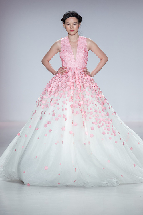 Mẫu Việt cuốn hút trong BST của Lý Qúi Khánh ở New York - 9