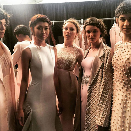 Mẫu Việt cuốn hút trong BST của Lý Qúi Khánh ở New York - 11