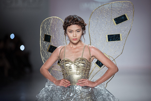 Mẫu Việt cuốn hút trong BST của Lý Qúi Khánh ở New York - 3