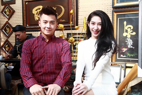 Ngô Kiến Huy đưa bạn gái 5 năm đi du xuân muộn - 7