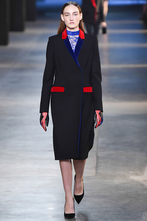 4 BST nét căng từ Tuần lễ thời trang London thu 2015 - 16