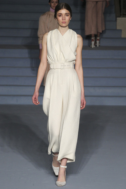 4 BST nét căng từ Tuần lễ thời trang London thu 2015 - 3