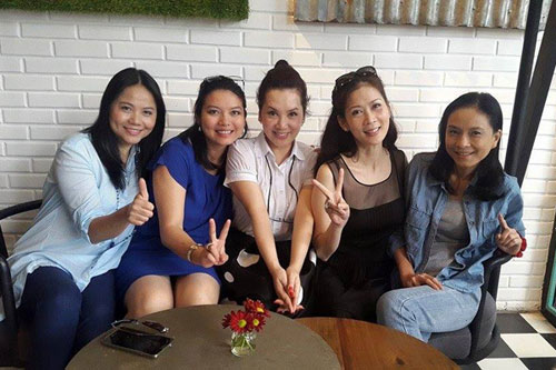 DV Diễm Hương bất ngờ hội ngộ dàn sao những năm 90 - 7