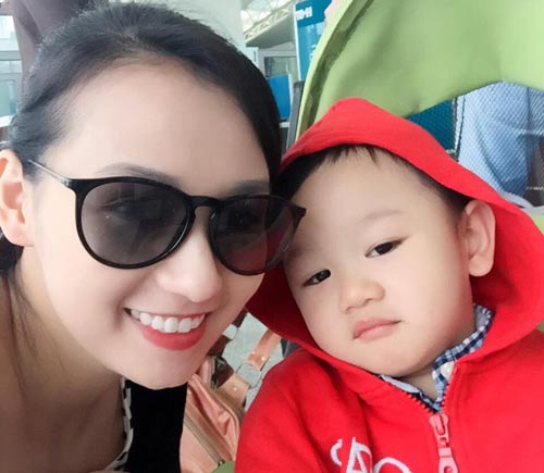 Con trai Lã Thanh Huyền ngày càng điển trai, giống bố - 1
