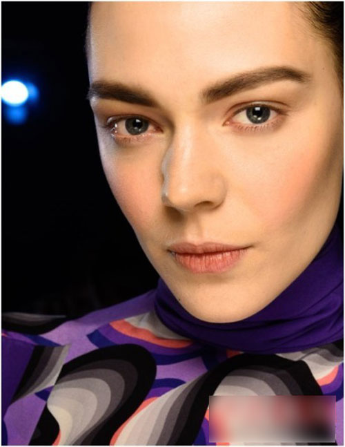 8 cảm hứng trang điểm mới nhất tại Tuần lễ thời trang London - 7