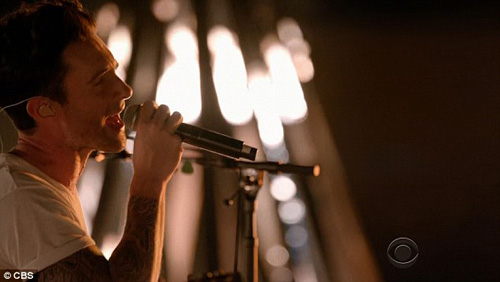 Video: Đã mắt với show áo tắm nóng nhất năm của Victoria#039;s Secret - 7