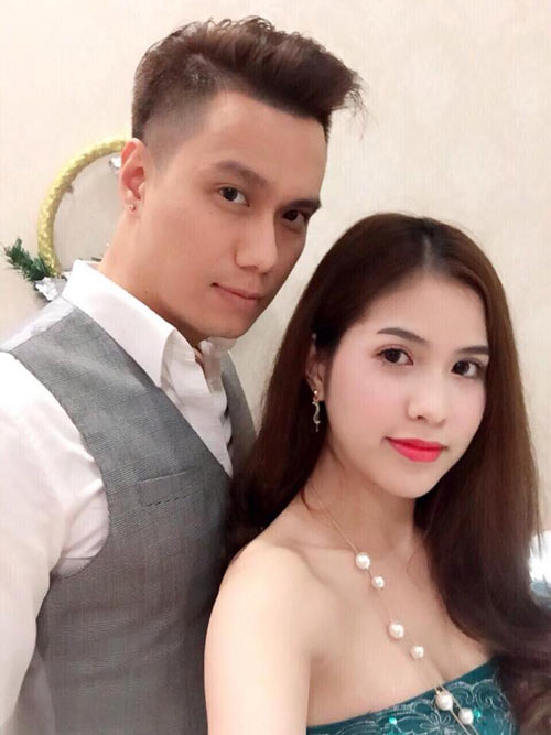 Việt Anh quot;Chạy ánquot; thắm thiết bên bạn gái xinh đẹp - 1