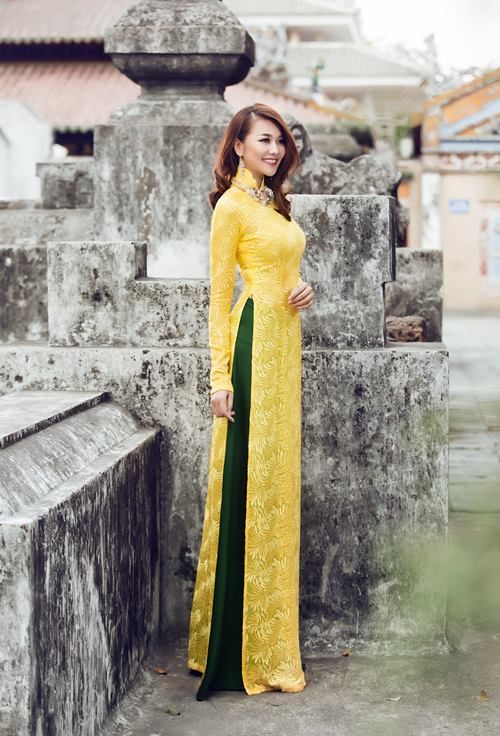 Thanh Hằng khoe đường cong nuột nà ở tuổi 32 - 12