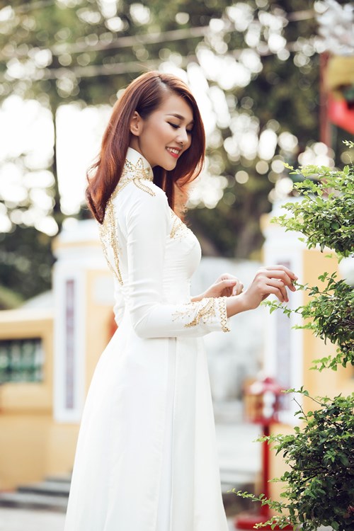 Thanh Hằng khoe đường cong nuột nà ở tuổi 32 - 3