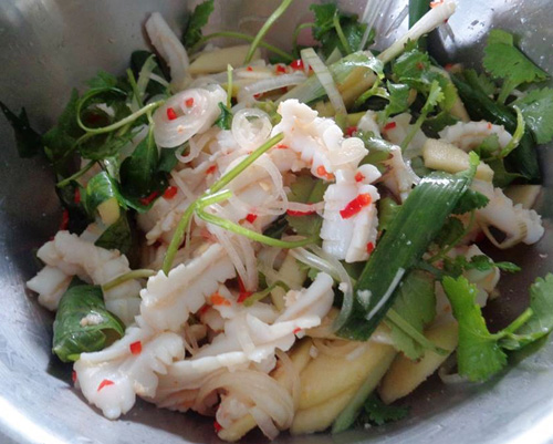 Gỏi mực táo xanh lạ miệng mà hấp dẫn - 3