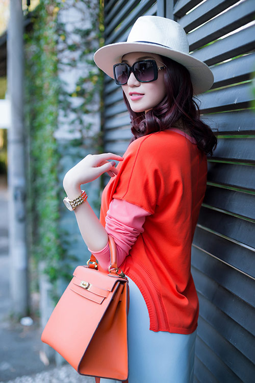 Khánh My mặc kín đáo vẫn hút hồn trên phố - 8