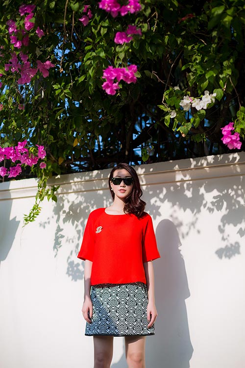 Khánh My mặc kín đáo vẫn hút hồn trên phố - 11