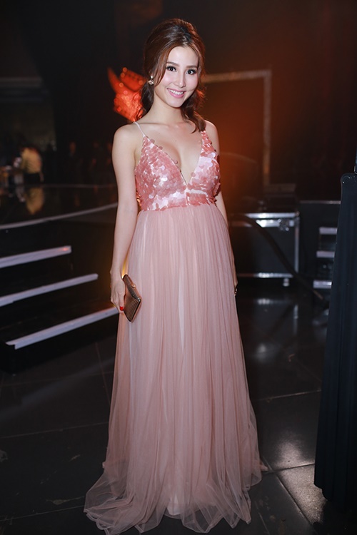 Diễm My 9X đọ độ nóng bỏng với HH Giáng My - 2