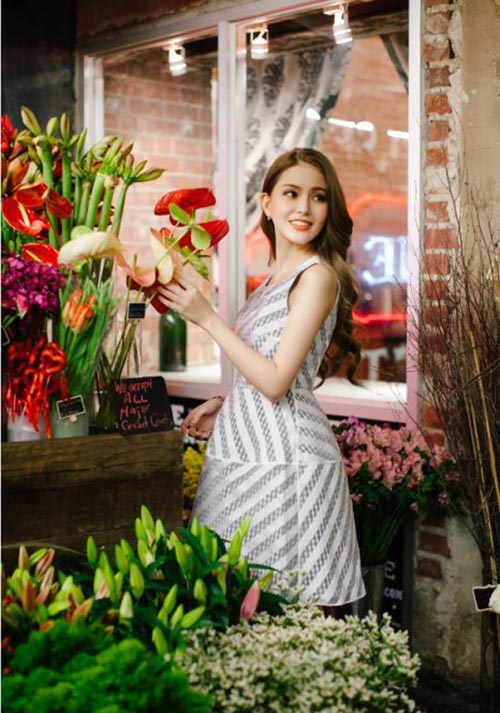 Lâm Tâm Như khoe ảnh thời trẻ mừng sinh nhật Triệu Vy - 8