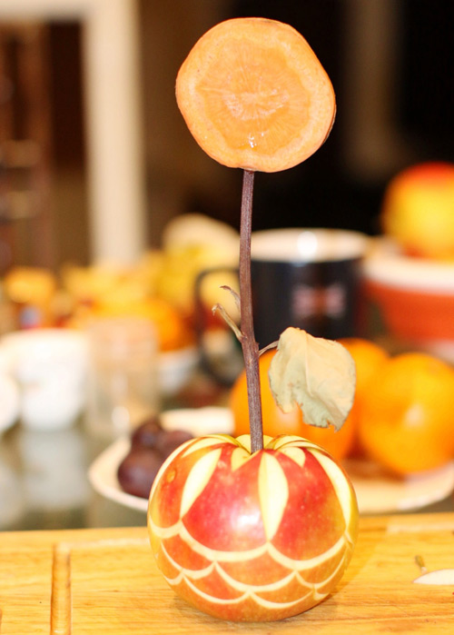 Tỉa hoa hướng dương từ hoa quả cho bé - 4