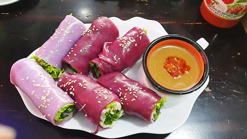 Đi ăn phở cuốn quot;bảy sắc cầu vồngquot; ở Quận 1 - 8