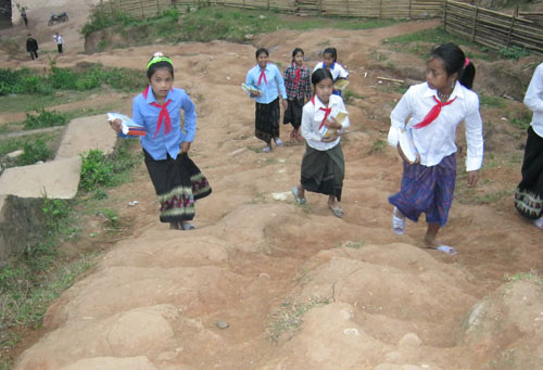 Gian nan đi #039;gieo chữ#039; giữa đại ngàn Trường Sơn - 1