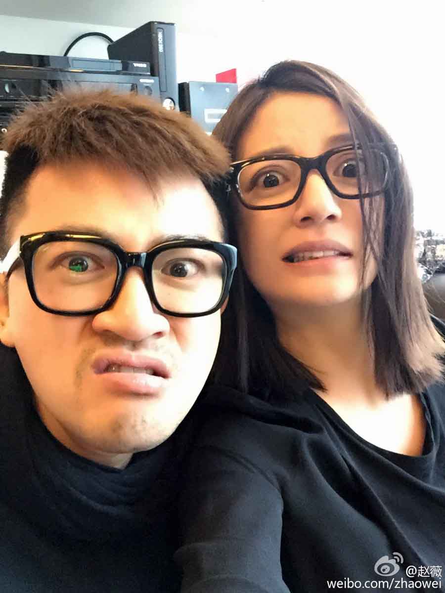 Triệu Vy khoe ảnh nhí nhố bên Ngũ Aka - 2
