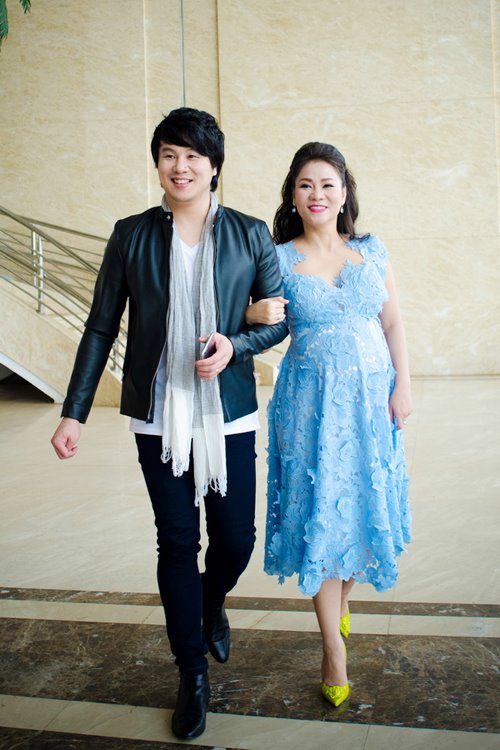 Lý giải sở thích đi giầy cao gót của #039;bà bầu#039; Thu Minh - 12