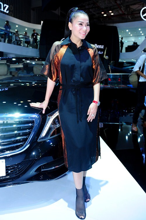 Lý giải sở thích đi giầy cao gót của #039;bà bầu#039; Thu Minh - 1