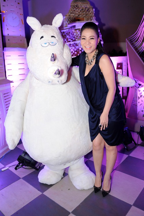 Lý giải sở thích đi giầy cao gót của #039;bà bầu#039; Thu Minh - 4