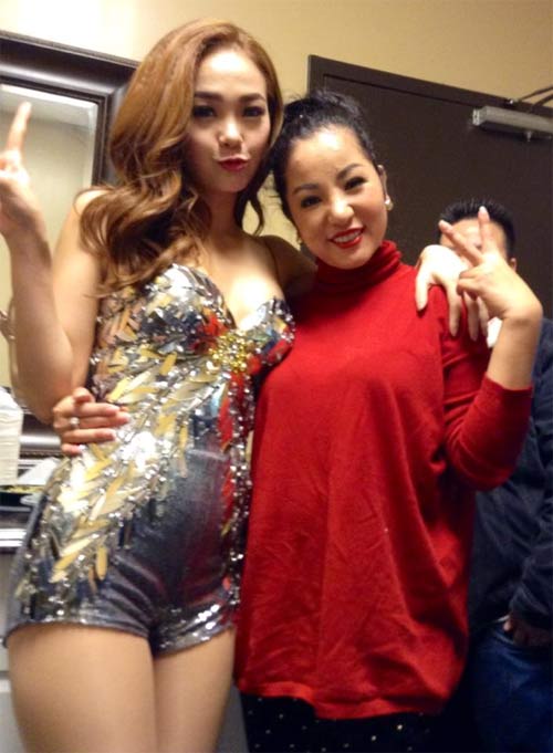 Siêu mẫu Ngọc Thạch khoe bụng bầu mừng sinh nhật chồng - 9