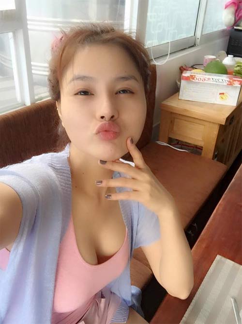 Siêu mẫu Ngọc Thạch khoe bụng bầu mừng sinh nhật chồng - 13