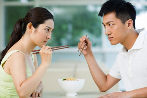 9 lý do hàng đầu khiến các cặp vợ chồng tranh cãi - 1