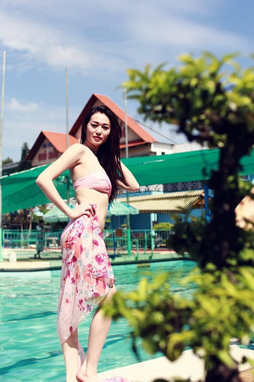 Khánh My mặc bikini hai mảnh quot;đốt mắtquot; Đức Thịnh - 4