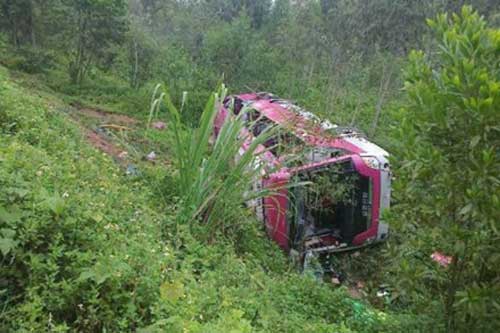 Lật xe ở biên giới Trung Quốc, 23 người Việt thương vong - 1
