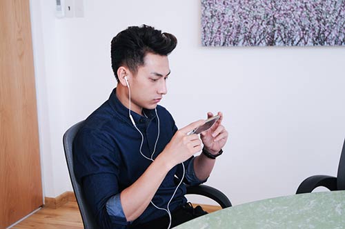MC Huyền Ny táo bạo quot;thả rông” trên Vogue Ý - 13