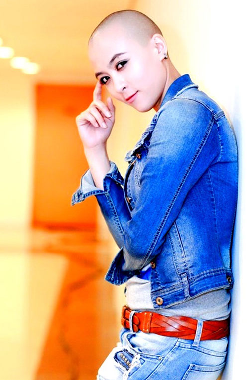 Cô gái cạo đầu trọc gây #039;sốt#039; Vietnam Idol 2015 - 2