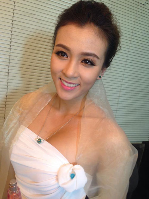 Cô gái cạo đầu trọc gây #039;sốt#039; Vietnam Idol 2015 - 11